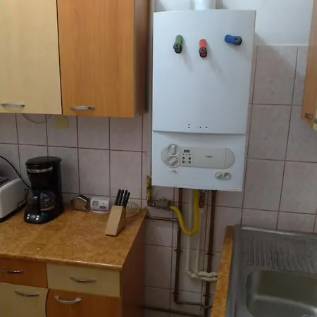 Ferdinand, Ultracentral Constanta, 2 Camere, Max 4 Persoane * Constanţa